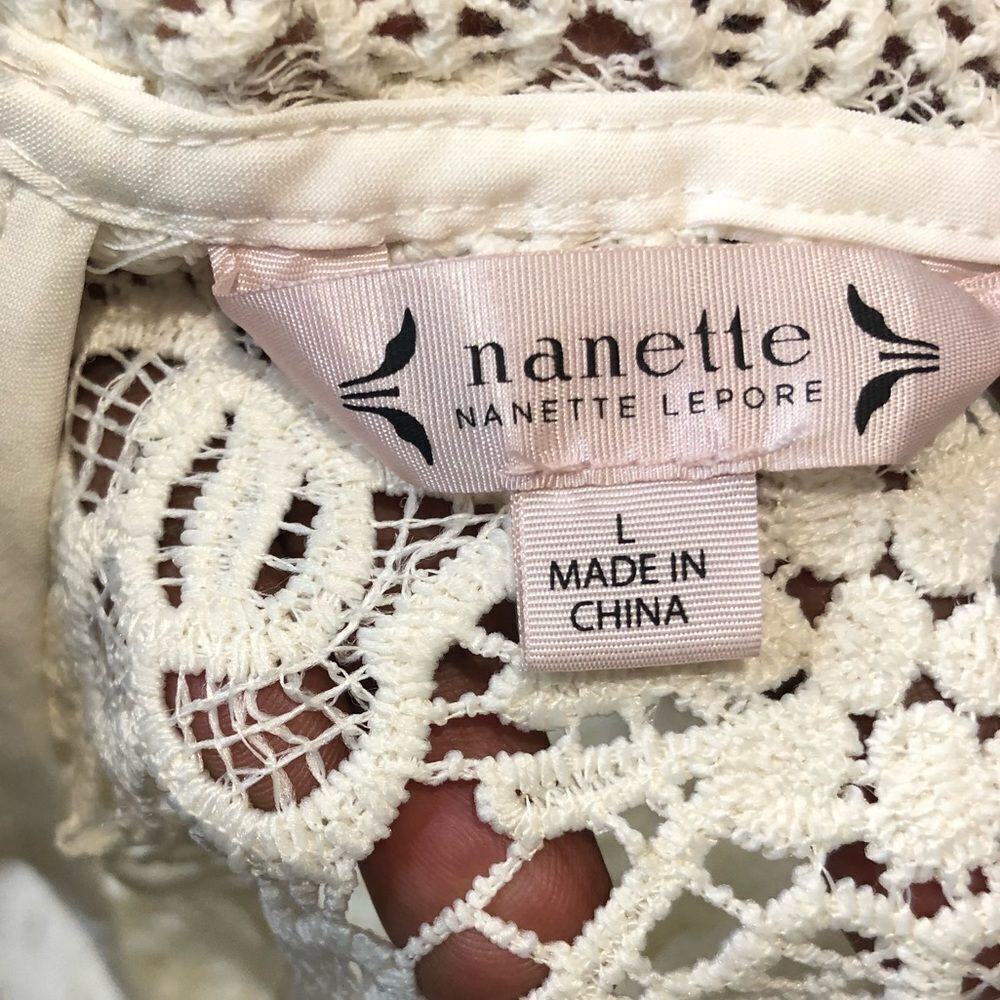 Nanette Lepore cream crocheted sleeveless top size large - Picture 5 of 16